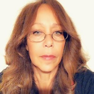 Meet your Posher, Lorie